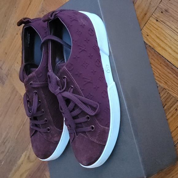 Burgundy Louis Vuitton sneakers - Picture 3 of 5